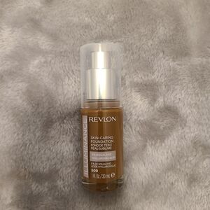 Revlon Illuminance Skin-Caring Foundation 509 Sandalwood
